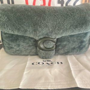 NEW COACH Pillow Tabby 26 Shoulder Bag in green faux fur